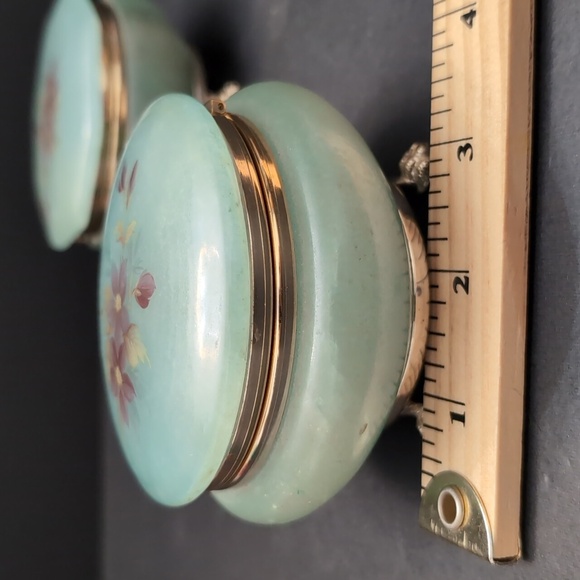 VGT,Green Alabaster Set of 2 Footed Trinket Boxes  with Floral Design. - Picture 10 of 11